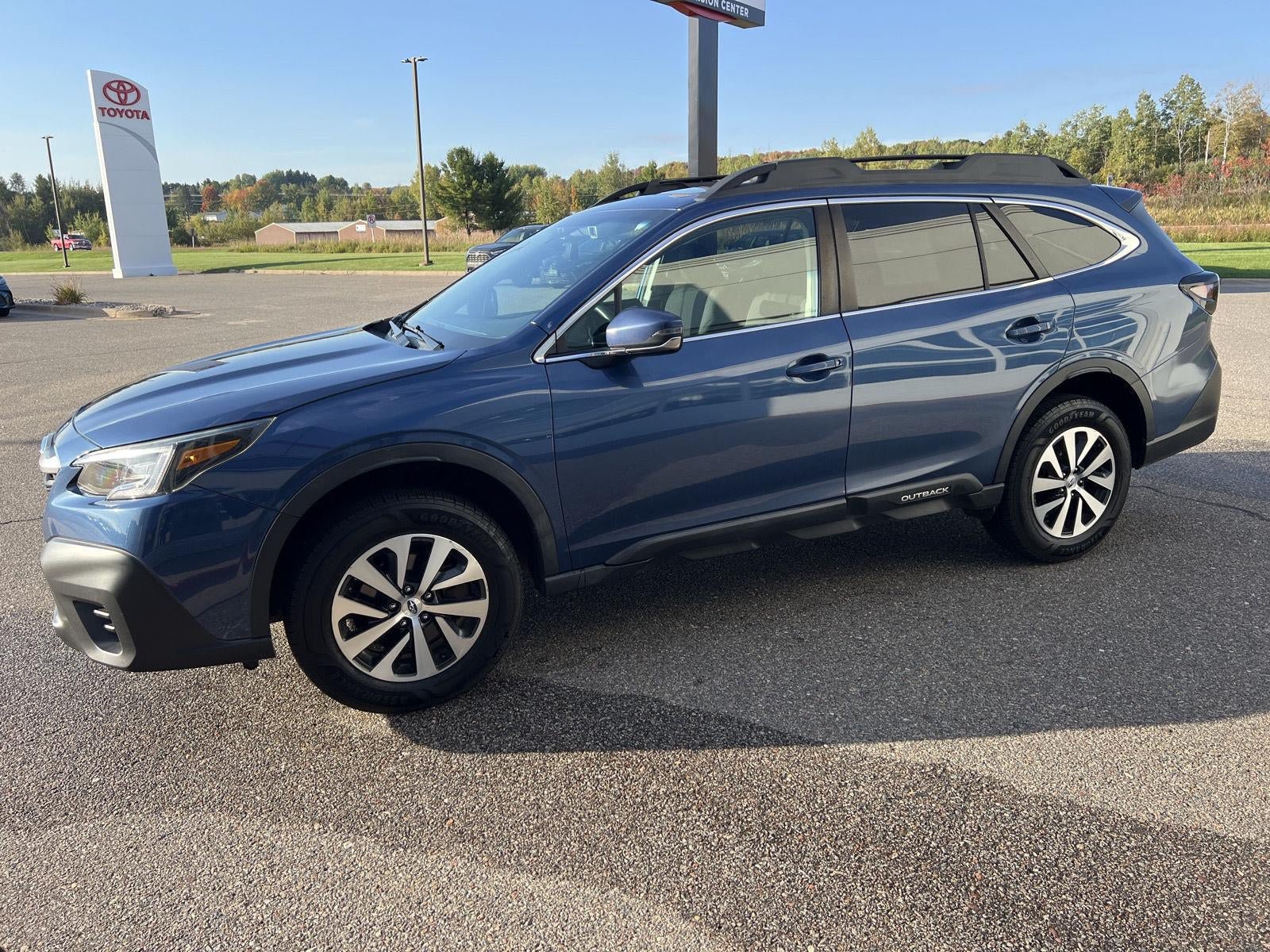 Used 2020 Subaru Outback Premium w/ Popular Package #1 AWD/4WD image 6