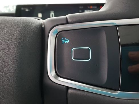 New 2025 Ford Expedition Active image 19