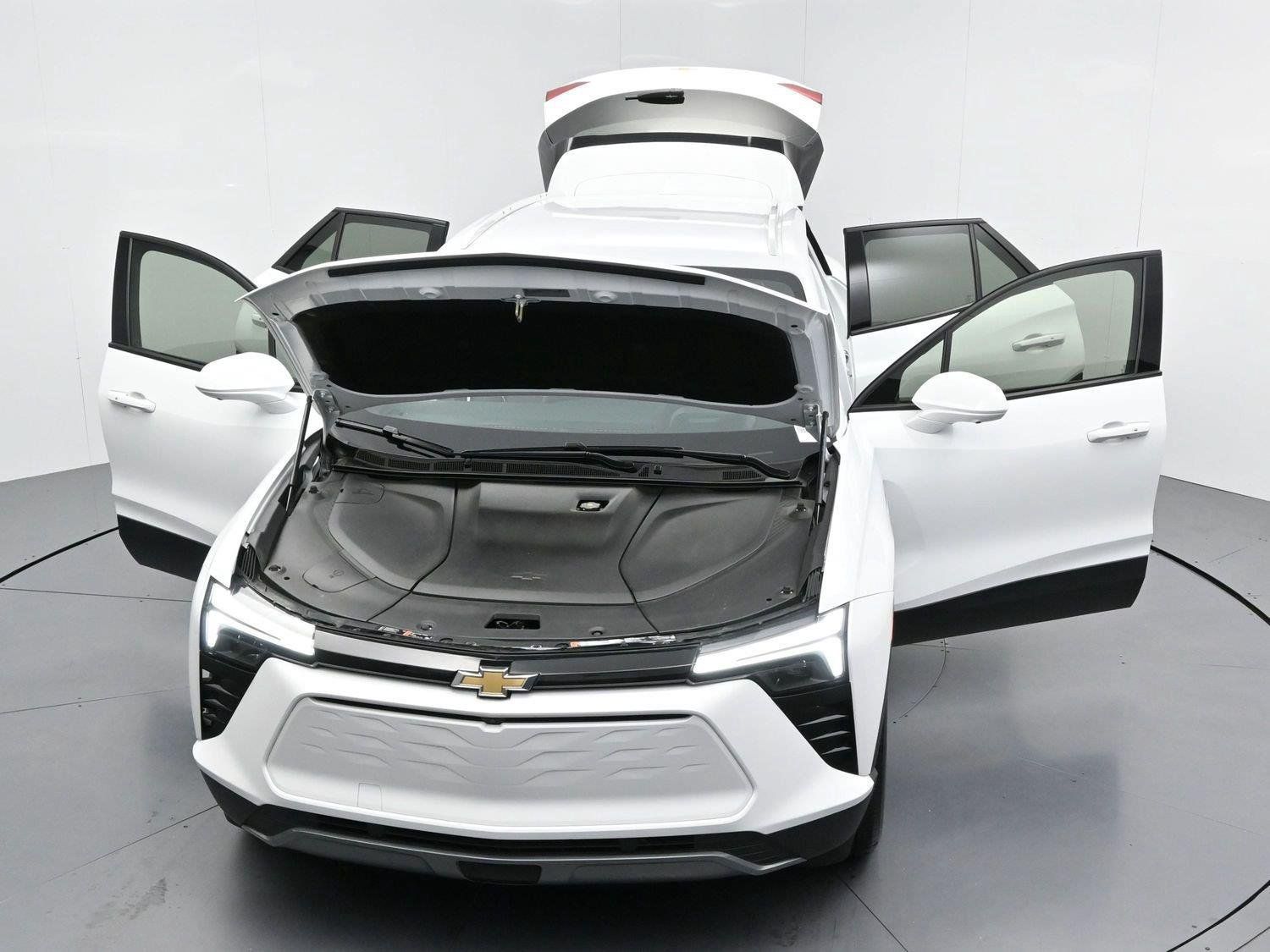Used 2024 Chevrolet Blazer EV LT AWD/4WD image 44