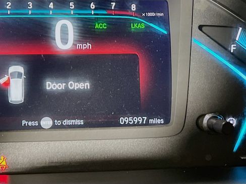 Used 2018 Honda Odyssey Touring image 11