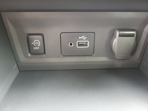 Certified 2025 Nissan Sentra S image 27