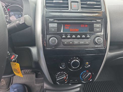 Used 2015 Nissan Versa Note SV FWD image 14