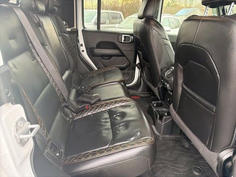 Used 2021 Jeep Gladiator Overland image 25