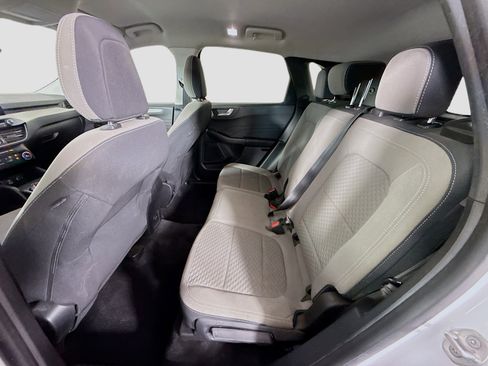 Used 2021 Ford Escape SE image 25