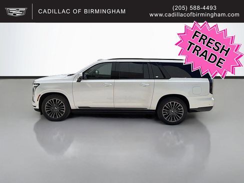 Used 2025 Cadillac Escalade ESV Sport Platinum image 5
