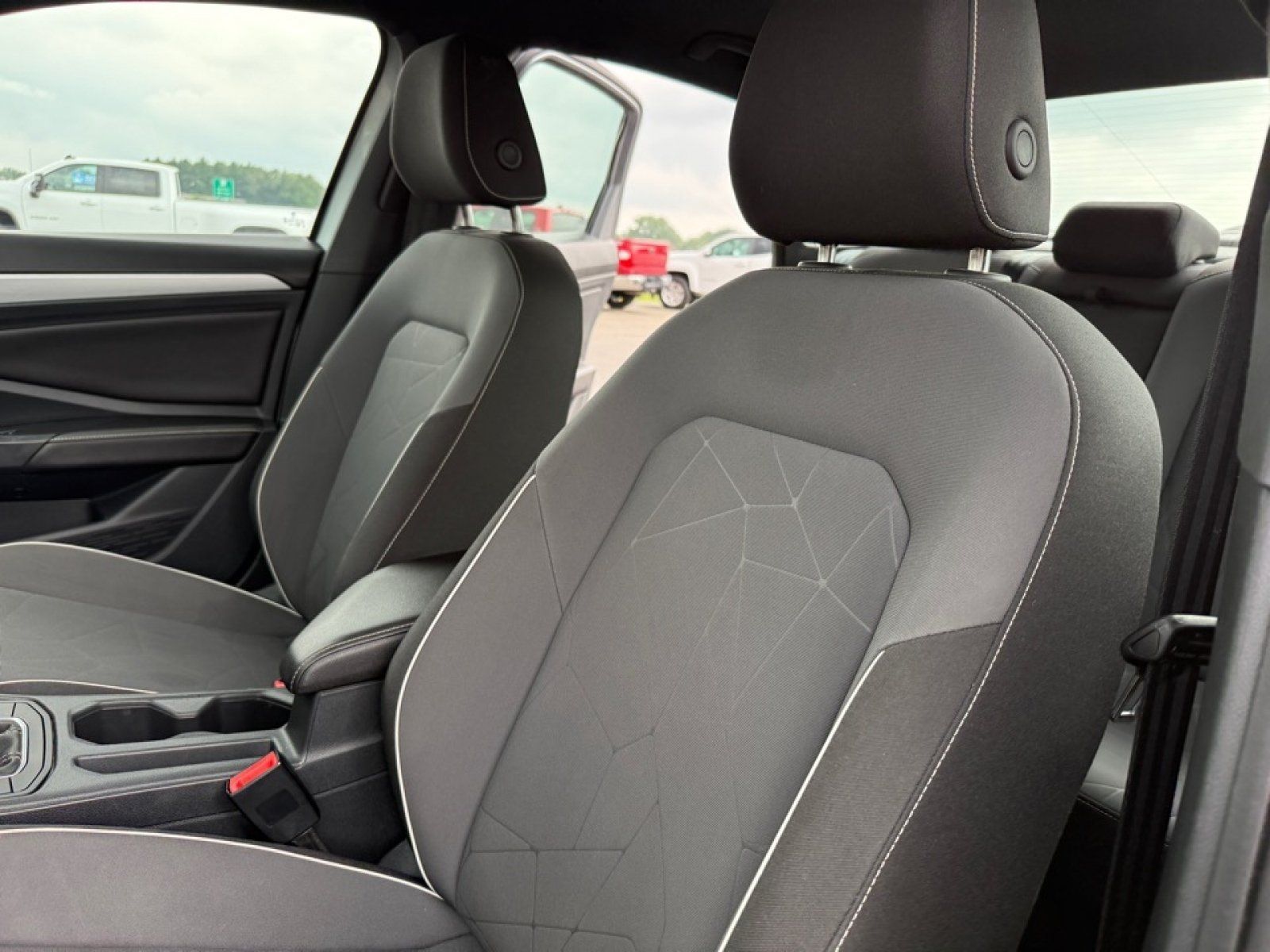 Used 2025 Volkswagen Jetta Sport FWD image 27