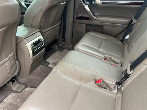 Used 2017 Lexus GX 460 Premium w/ Premium Package image 9