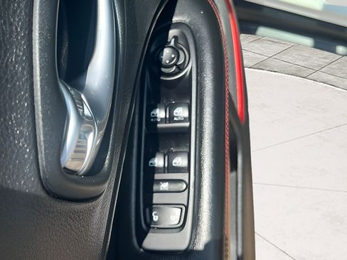 Used 2020 Jeep Compass Trailhawk AWD/4WD image 15