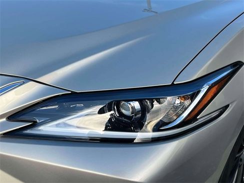 Certified 2023 Lexus ES 350 w/ Premium Package image 7