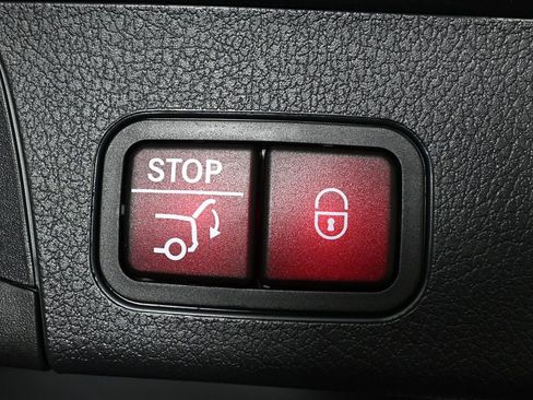 New 2026 Mercedes-Benz GLB 250 image 28