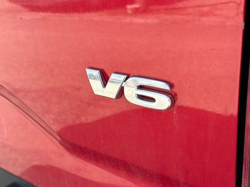 Used 2018 Toyota Tacoma TRD Off-Road image 9