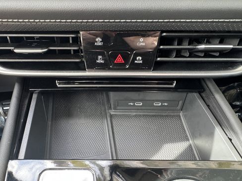 Used 2024 Volkswagen Atlas SEL Premium R-Line image 24