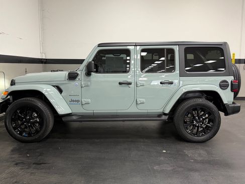 Used 2023 Jeep Wrangler Unlimited Sahara w/ Cold Weather Group image 9