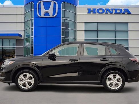 Certified 2023 Honda HR-V LX image 3