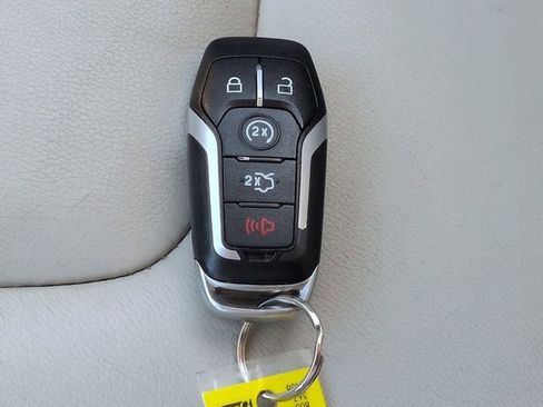 Used 2016 Ford Edge Titanium w/ Technology Package image 28