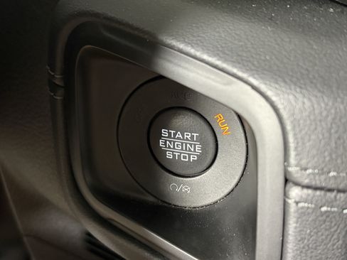 Used 2024 Jeep Wrangler Unlimited Sahara AWD/4WD image 28