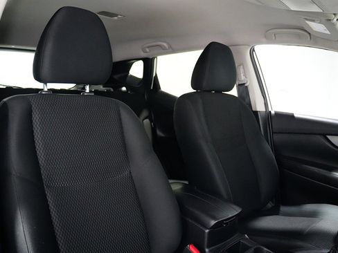 Used 2021 Nissan Rogue Sport S image 15