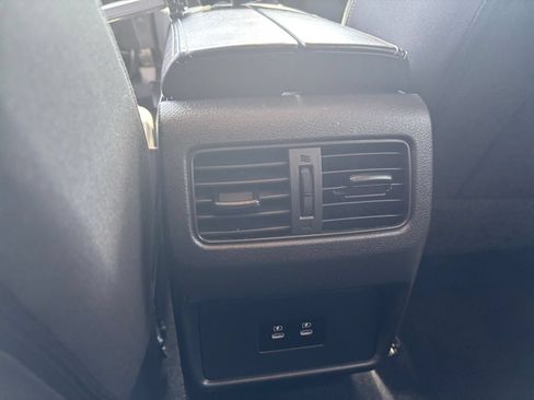 Used 2025 Nissan Rogue SV FWD image 22