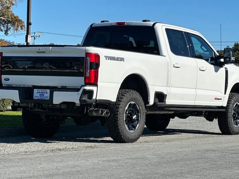 New 2026 Ford F250 Platinum w/ Tremor Off-Road Package image 5