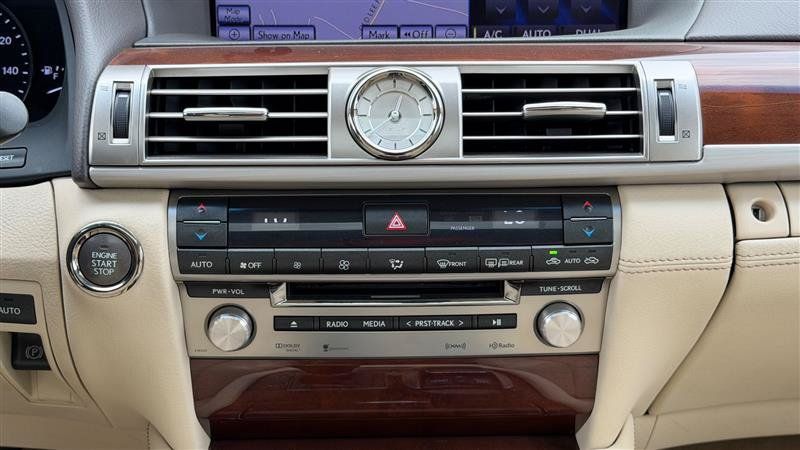 Used 2013 Lexus LS 460 AWD w/ Comfort Pkg image 28