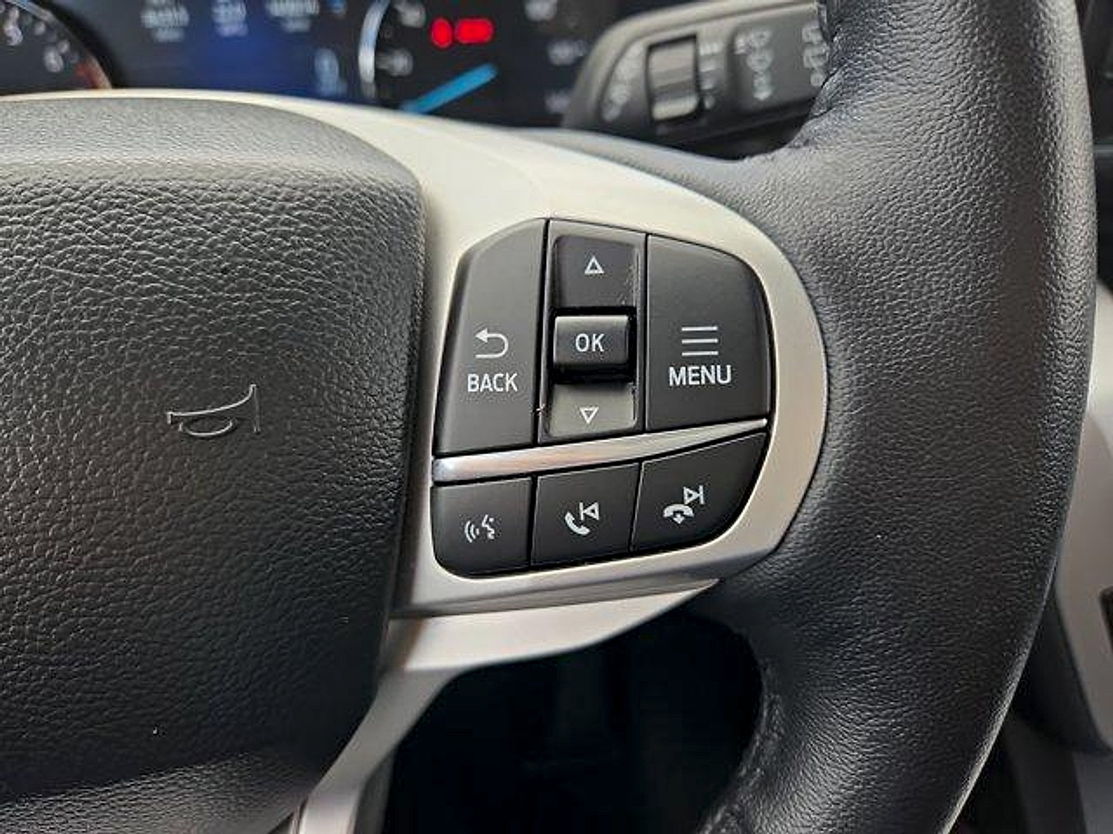 Certified 2023 Ford Explorer XLT w/ Equipment Group 202A AWD/4WD image 15