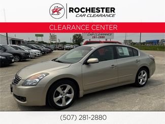 Used 2009 Nissan Altima 3.5 SE image 1