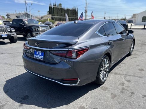 Used 2021 Lexus ES 300h w/ Premium Package FWD image 6