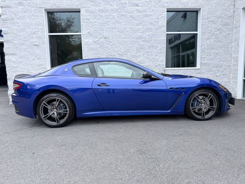 Used 2015 Maserati GranTurismo Sport RWD image 27