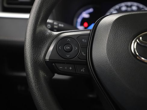 Used 2025 Toyota RAV4 LE image 25