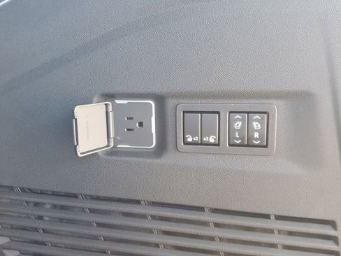 New 2026 Chevrolet Suburban High Country image 6