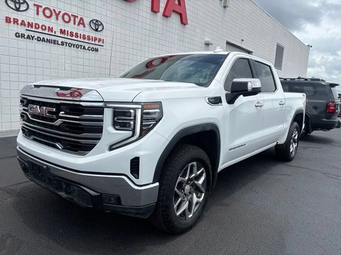 Used 2023 GMC Sierra 1500 SLT w/ SLT Premium Package AWD/4WD image 1