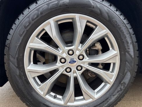 Used 2020 Ford Explorer XLT w/ Equipment Group 202A image 39