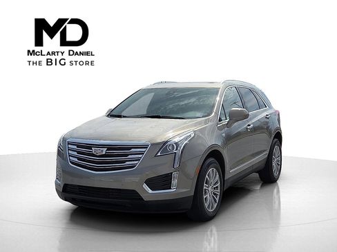 Used 2017 Cadillac XT5 Luxury w/ Driver Awareness Package image 2