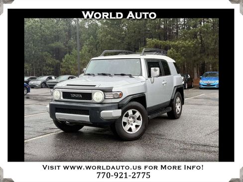 Used 2007 Toyota FJ Cruiser 2WD image 1
