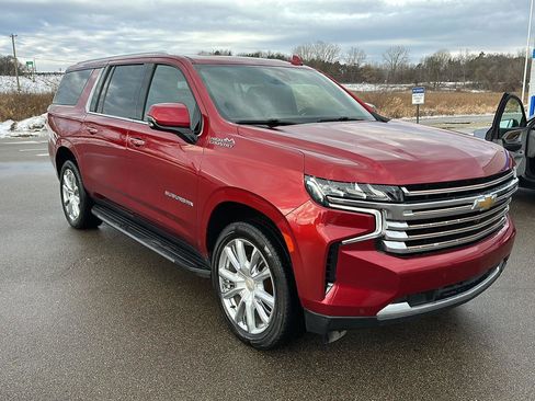 Used 2022 Chevrolet Suburban High Country image 13