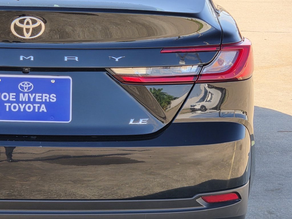 Used 2025 Toyota Camry LE FWD image 9