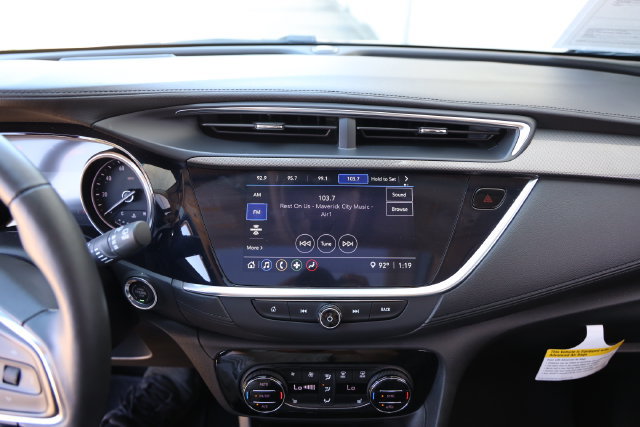 Used 2023 Buick Encore GX Essence w/ Experience Buick Package FWD image 18