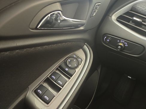 Certified 2023 Chevrolet Malibu LT w/ Midnight Edition image 30