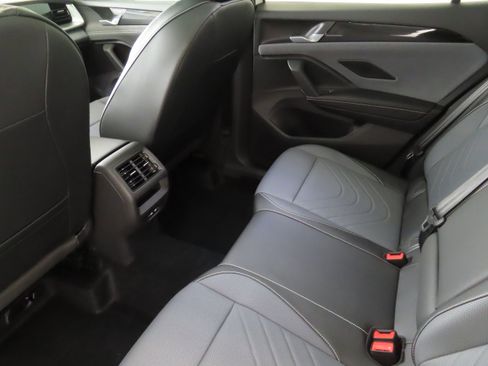 New 2026 Volkswagen Tiguan SE R-Line image 23