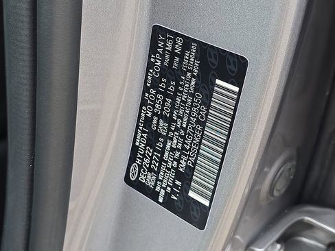 Used 2023 Hyundai Elantra SE w/ Winter Weather Package image 34