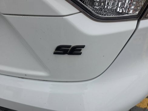 Used 2022 Toyota Corolla SE image 5