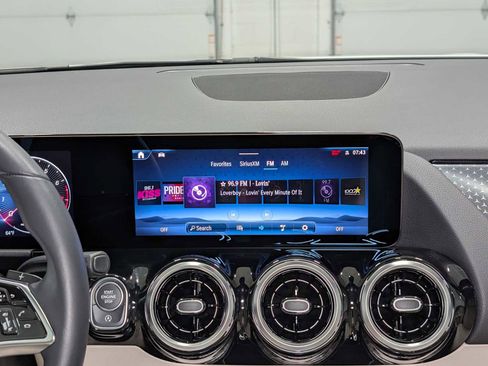 Used 2025 Mercedes-Benz GLA 250 GLA 250 image 18