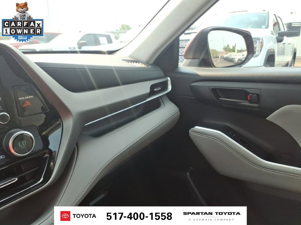 Used 2022 Toyota Highlander LE AWD/4WD image 24