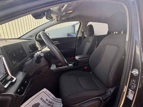 Used 2023 Kia Sportage LX image 19