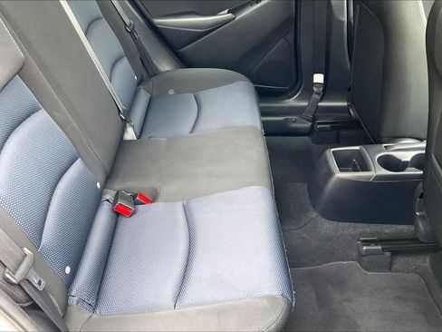 Used 2019 Toyota Yaris LE image 18