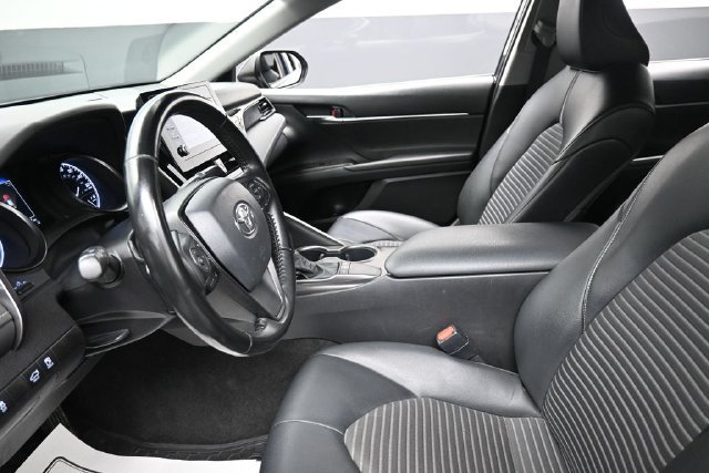 Used 2022 Toyota Camry SE FWD image 16
