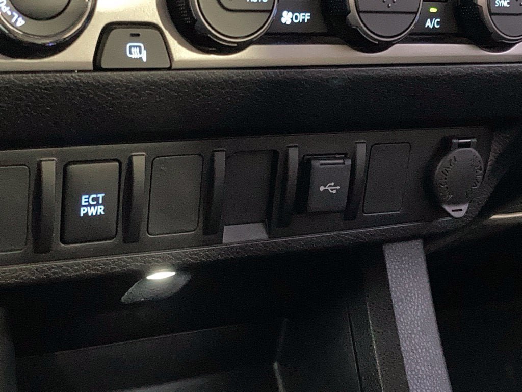 Used 2023 Toyota Tacoma SR AWD/4WD image 23