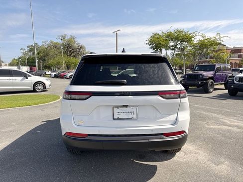 New 2026 Jeep Grand Cherokee Altitude RWD image 4
