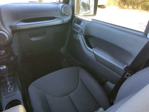 Used 2016 Jeep Wrangler Unlimited Sport w/ Quick Order Package 24S image 15