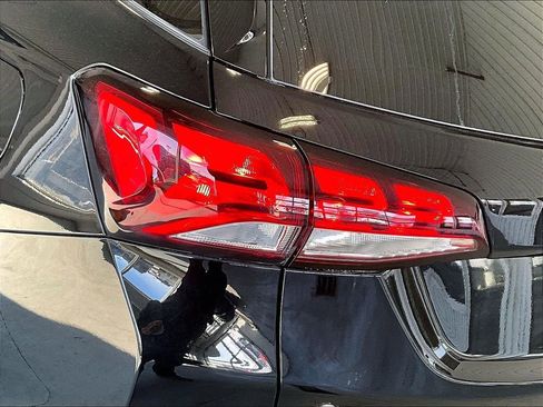 Used 2024 Chevrolet Equinox LS image 32